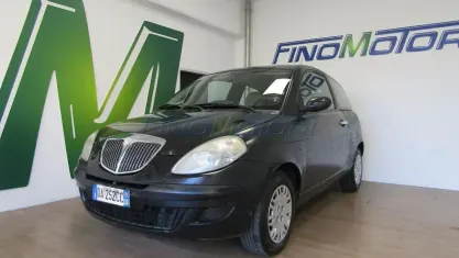 Usata Lancia Ypsilon 60 CV (44 kW) 2006 Nero Utilitaria