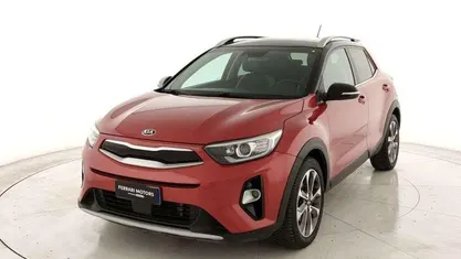 Usata Kia Stonic Style 110 CV (80 kW) 2018 Rosso SUV