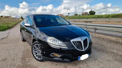 Usata Lancia Delta 165 CV (121 kW) 2010 Nero Utilitaria