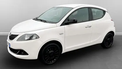 Usata Lancia Ypsilon Silver 69 CV (50 kW) 2022 Utilitaria