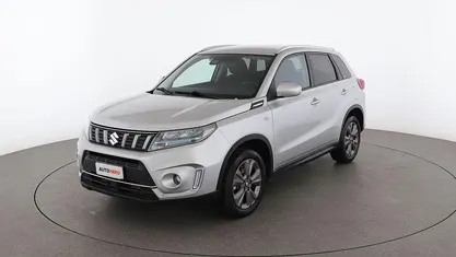 Argento Usata 2022 Suzuki Vitara Cool SUV | 18.799 € (Buon prezzo)