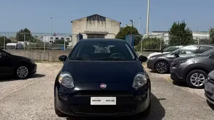 Usata Fiat Punto Lounge 69 CV (50 kW) 2015 Blu Utilitaria