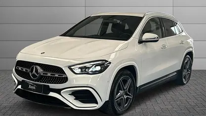 Usata Mercedes GLA180 AMG Line Premium 116 CV (85 kW) 2023 Grigio chiaro metallizzato SUV