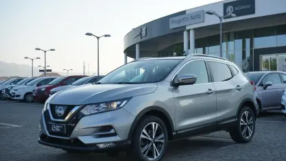 Usata Nissan Qashqai N-Connecta 131 CV (96 kW) 2018 Grigio SUV