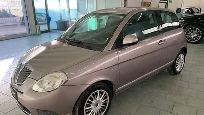 Gray Usata 2010 Lancia Ypsilon Due volumi | 3500 € (Buon prezzo)