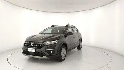 Grigio Usata 2022 Dacia Sandero Comfort Due volumi | 13.950 € (Buon prezzo)