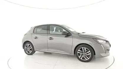 Usata Peugeot 208 Allure 101 CV (74 kW) 2023 Gray Utilitaria