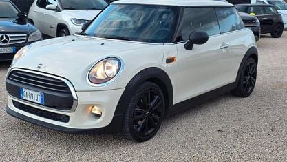Usata Mini ONE 75 CV (55 kW) 2016 Beige Utilitaria