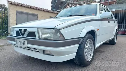 Usata Alfa Romeo 75 148 CV (108 kW) 1991 Berlina