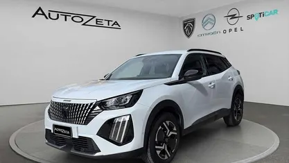 Usata Peugeot 2008 Allure 131 CV (96 kW) 2023 Bianco SUV