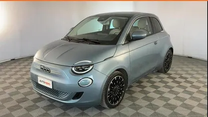 Usata Fiat 500e La Prima 86 kW (118 CV) 2022 Blu Berlina