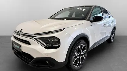 Usata Citroën e-C4 Shine 56 kW (77 CV) 2023 Pearl white pearl white Berlina