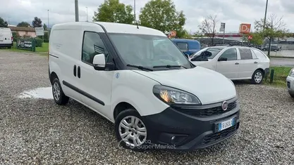 Usata Fiat Doblò 105 CV (77 kW) 2015 Bianco Monovolume
