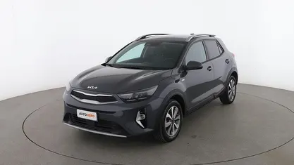 Grigio Usata 2023 Kia Stonic Urban SUV | 16.199 € (Buon prezzo)