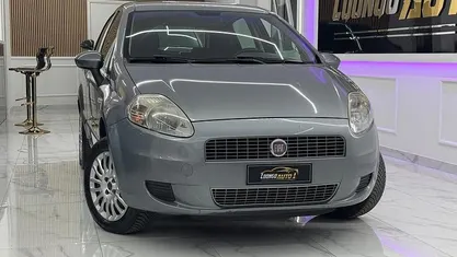 Usata Fiat Grande Punto Dynamic 77 CV (56 kW) 2009 Grigio Utilitaria