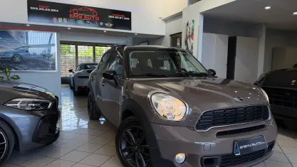 Usata Mini Cooper SD Countryman Business 143 CV (105 kW) 2011 Marrone SUV