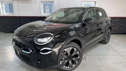 Nero Nuova 2025 Fiat 600 La Prima SUV | 261 €