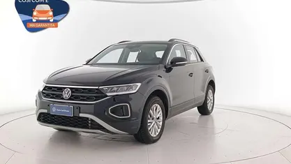 Deep black perlato Usata 2024 VW T-Roc Life SUV | 30.300 € (Buon prezzo)