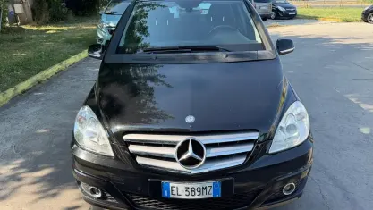 Usata Mercedes B180 Premium 109 CV (80 kW) 2012 Nero Utilitaria
