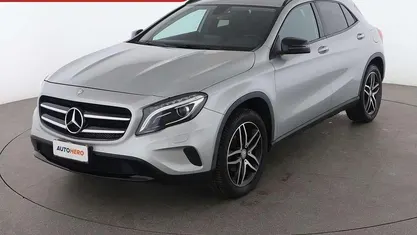 Usata Mercedes GLA200 136 CV (100 kW) 2016 Argento SUV
