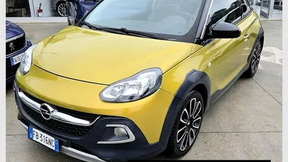 Usata Opel Adam Slam 87 CV (63 kW) 2015 Utilitaria