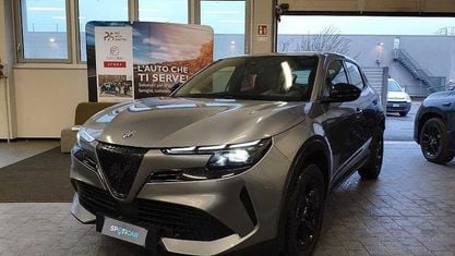 Second-hand Alfa Romeo Junior 136 CP (100 kW) 2025 Argintiu SUV