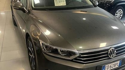 Usata VW Passat Executive 150 CV (110 kW) 2016 Grigio Station wagon