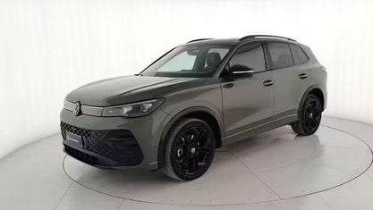 Usata VW Tiguan R-line 193 CV (141 kW) 2024 Verde SUV