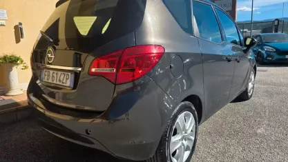 Usata Opel Meriva 101 CV (74 kW) 2016 Marrone Monovolume