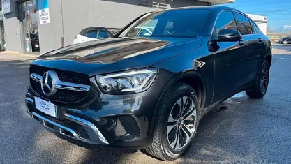 Usata Mercedes GLC300 245 CV (180 kW) 2020 Nero SUV