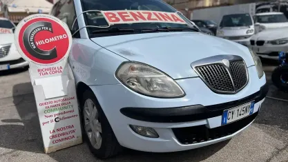 Usata Lancia Ypsilon 60 CV (44 kW) 2005 Blu Utilitaria