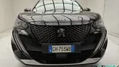 Usata Peugeot 2008 Allure 131 CV (96 kW) 2022 Nero SUV