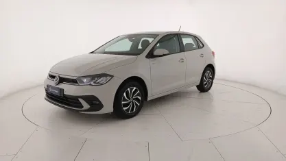 Usata VW Polo Life 95 CV (69 kW) 2023 Ascot grey Utilitaria