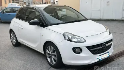 Usata Opel Adam Edition 87 CV (63 kW) 2014 Bianco Utilitaria