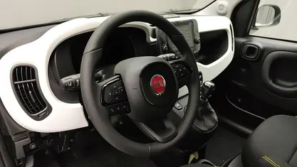 Usata Fiat Panda Cross Cross 70 CV (51 kW) 2025 Utilitaria