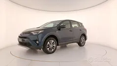 Nero Usata 2017 Toyota RAV4 Hybrid Style SUV | 18.900 € (Buon prezzo)