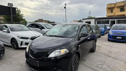 Usata 2023 Lancia Ypsilon Silver Due volumi | 12.900 € (Buon prezzo)