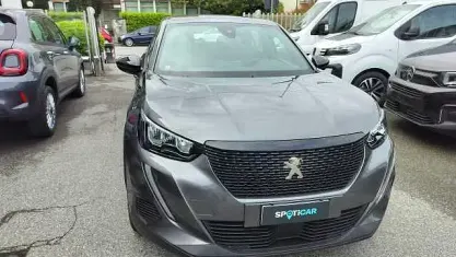 Usata Peugeot 2008 Active 101 CV (74 kW) 2023 Grigio SUV