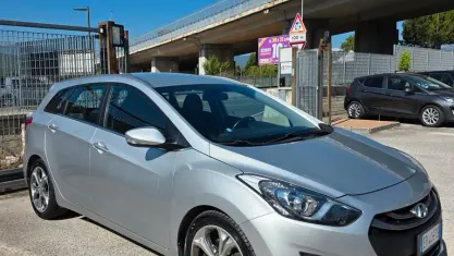 Usata Hyundai i30 Comfort 128 CV (94 kW) 2013 Argento Station wagon