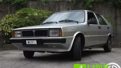 Usata Lancia Delta 77 CV (56 kW) 1984 Grigio Utilitaria