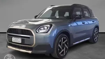 Begagnad Mini Countryman Favoured 170 HK (125 kW) 2024 Grön SUV