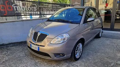 Usata Lancia Ypsilon 60 CV (44 kW) 2009 Bianco Utilitaria