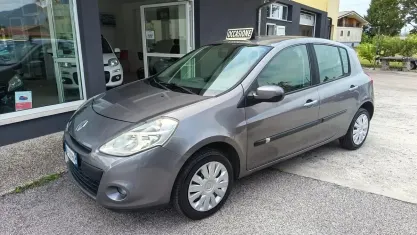 Usata Renault Clio II 75 CV (55 kW) 2009 Grigio Berlina