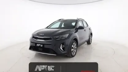 Usata Kia Stonic Style 82 CV (60 kW) 2023 Grigio SUV