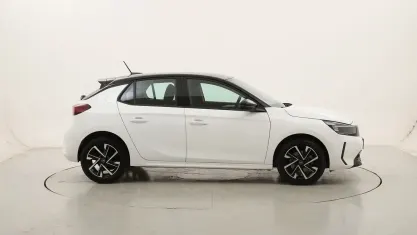 Usata Opel Corsa 101 CV (74 kW) 2025 Biancobianco Utilitaria