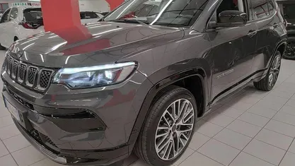 Usata Jeep Compass Summit 131 CV (96 kW) 2025 Grigio scuro SUV