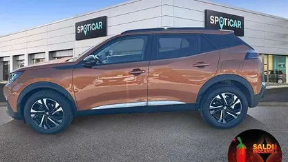 Arancione Usata 2022 Peugeot 2008 Allure SUV | 16.400 € (Buon prezzo)