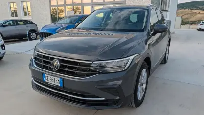 Usata VW Tiguan Life 150 CV (110 kW) 2021 Grigio SUV