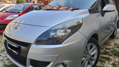 Usata Renault Scénic III 110 CV (80 kW) 2012 Grigio Monovolume