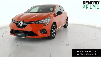 Usata Renault Clio Techno 145 CV (106 kW) 2023 Arancione Utilitaria